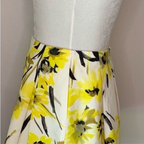 Alice + Olivia Floral Print Skirt Size 4 - Picture 4 of 8